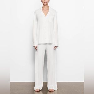 SKIMS Soft Lounge Sleep Set in Marble/Small